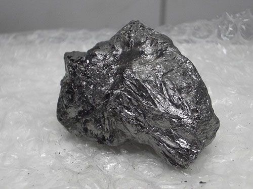 Difference Between Graphite and Carbon % Что такое природный и искусственный графит и области их применения